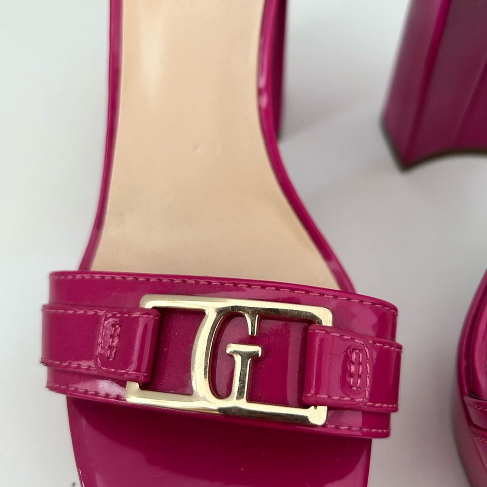 Guess Hot Pink Platform Women’s Block Heel Ankle Strap & Gold G Top Size 7 1/2M - Picture 2 of 11